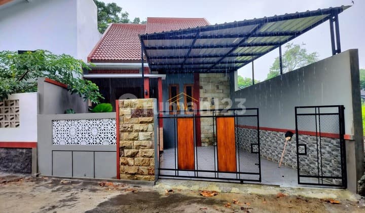 Rumah Siap Huni Tanah Luas Bangunan Luas di Maguwoharjo