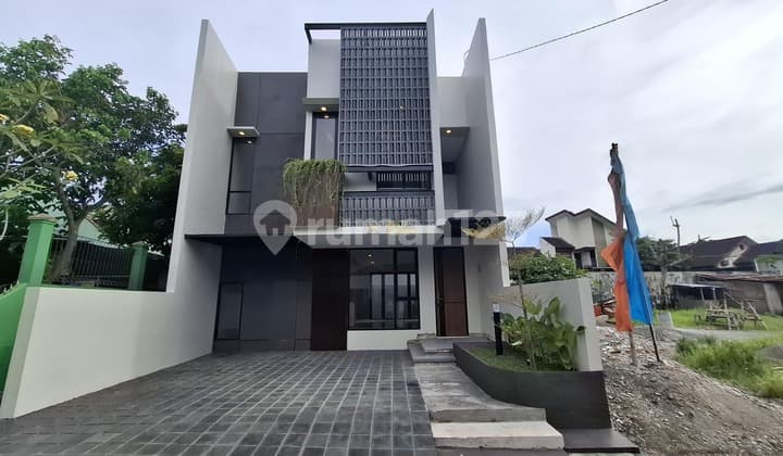 Ready-to-Occupy House in a Cluster, 7 Minutes to Jih Hospital