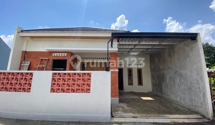 Rumah Modern Siap Huni, Akses Mudah di Prambanan Sleman