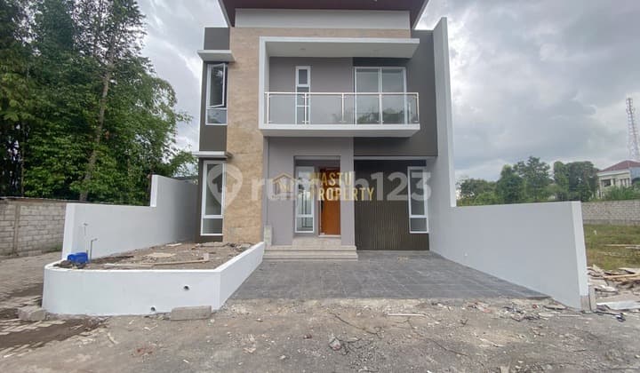 Rumah Mewah 2 Lantai Dekat Kampus Uii Kaliurang