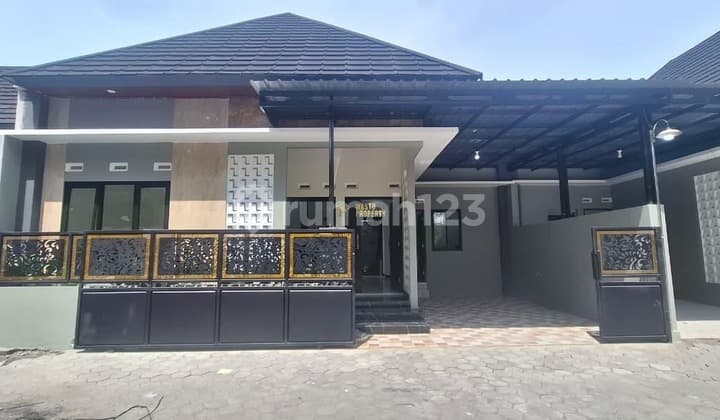 Move-in Ready Limasan House Near Sleman Model Elementary School, Jogja