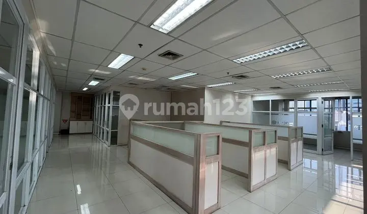 Sewa Kantor Semi Furnish 207 M2 di Menara Duta Rasuna Said Kuningan