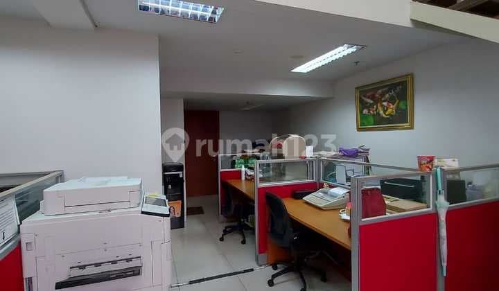 Office for Rent Furnished Soho Pancoran 194 M2 Ready to Occupancy, Price Negotiable