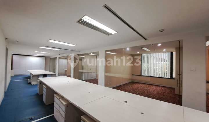 Sewa Kantor 237 m2 Semi Furnish di Palma One Kuningan, Hrg Terjangkau