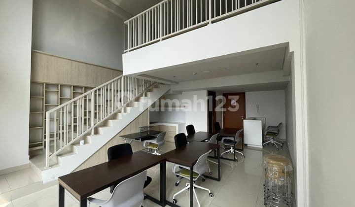For Rent Kantor 97 m2 Semi Furnish di SOHO Pancoran, Hrg Kompetitif