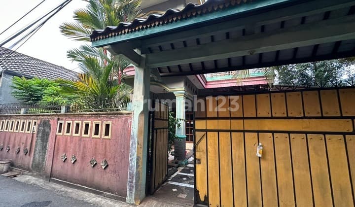 Rumah 2 Lantai Bagus SHM Dengan Harga Terbaik di Cipedak, Jakarta
