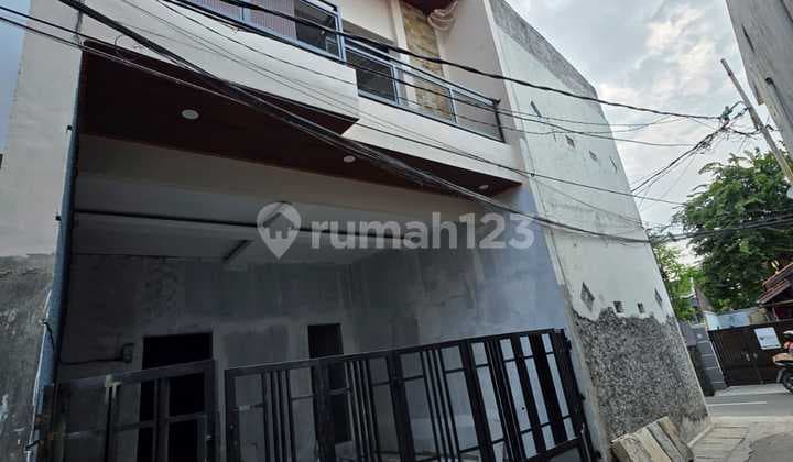 New Ready-to-Occupy House for Sale in Utan Kayu, East Jakarta