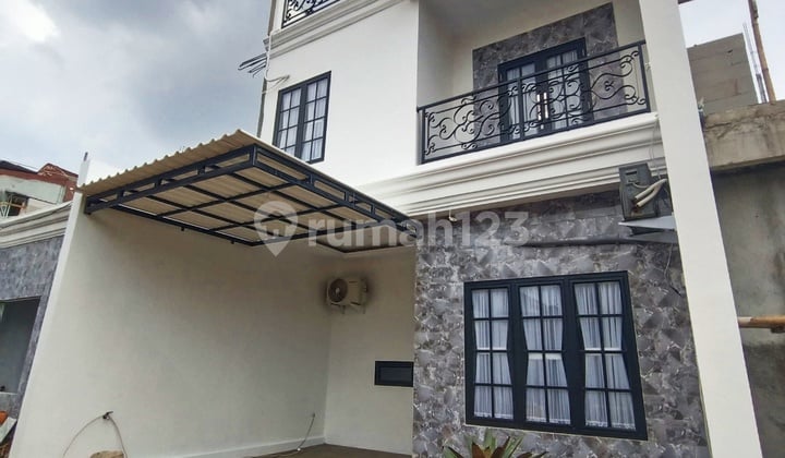 Rumah Baru Pinggir Jalan Raya 5 Menit LRT Harjamukti 5 Menit Toll Cijago 10 Menit Toll Cibubur Bebas Banjir Dekat Pusat Bisnis Mall