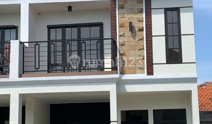 Rumah Mewah Termurah Pinggir Jalan Raya Radar Auri 5 Menit Toll Cijago 10 Menit LRT Cibubur Bebas Banjir