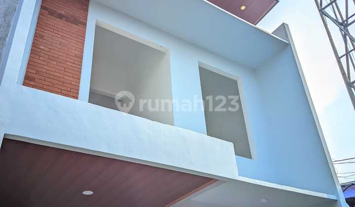 Rumah Modern Ciracas 5 Menit Lrt Rambutan, 5 Menit Tol Tb Simatupang, 5 Menit Tol Pasar Rebo, Dekat Pusat Bisnis Dan Mall