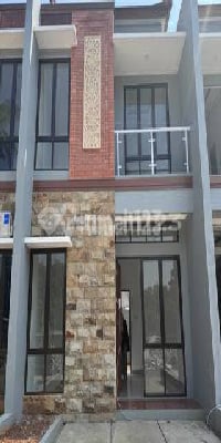 Rumah Mewah Termurah Hanya 2 Menit Jalan Raya Bogor Jatijajar 10 Menit Stasiun Kereta Api 10 Menit Tol Cijago Dekat Kawasan Bisnis
