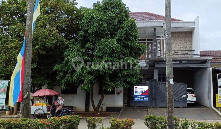 For Sale 2-Story Hook House Very Strategic in Central Pamulang