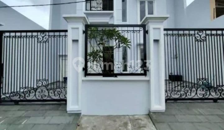 Rumah Cantik Dan Mewah Dalam Komplek Abadi Di Duren Sawit