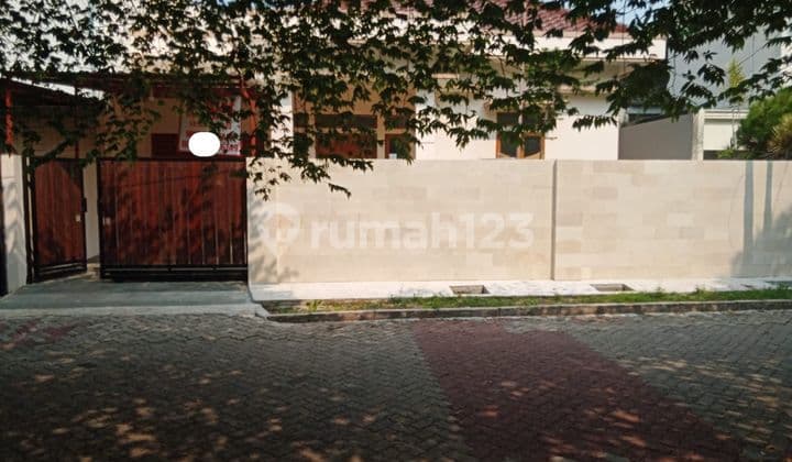 Rumah Cantik dan Mewah dalam Komplek di Pejaten Barat