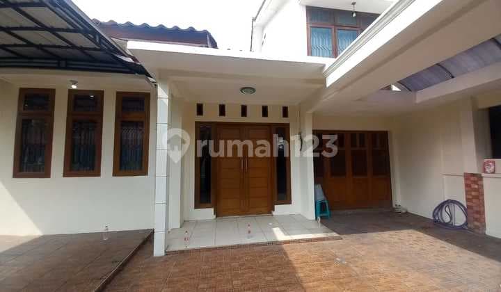 Rumah Cantik Di Komplek Pondok Kelapa Indah Dekat Kalimalang