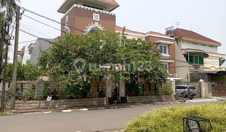 Rumah Cantik Dan Mewah Pinggir Jalan Utama Komplek Citra Garden