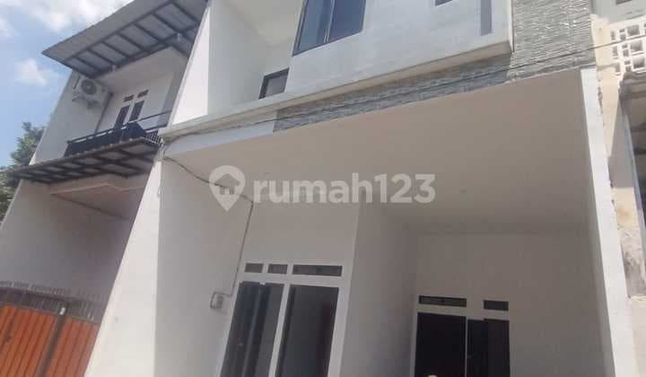 Rumah Ready 2,5 Lantai Non Komplek di Pondok Ranggon Cpayung
