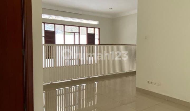 Di Sewa Rumah Elegan Dan Berseni Hunian Modern di Pusat Menteng