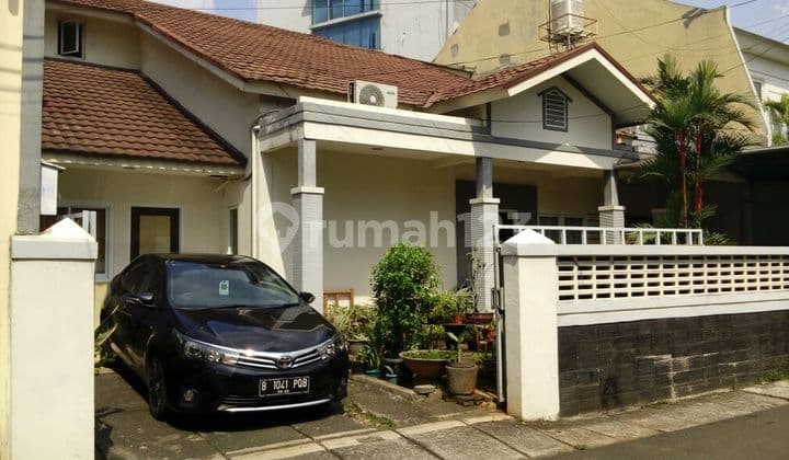 Dijual Rumah Siap Huni Bersih Dan Nyaman di Menteng