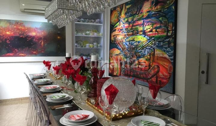 For Sale Exclusive Luxury Home in Menteng Area