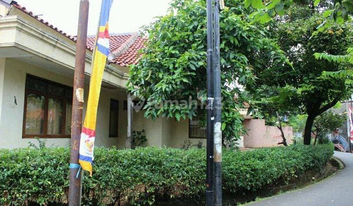 Rumah Siap Huni Dekat Jalan Raya Shm Menteng