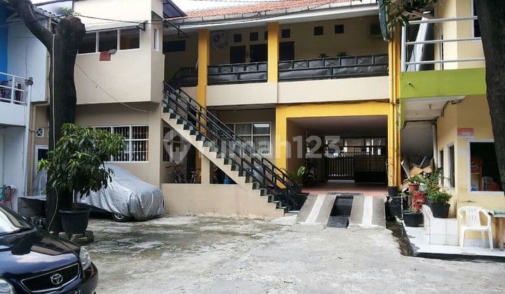 Rumah Kost Dekat Mega Mall Kuningan Strategis