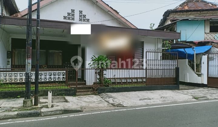 Rumah Tua Layak Huni di Zona Komersil Senen
