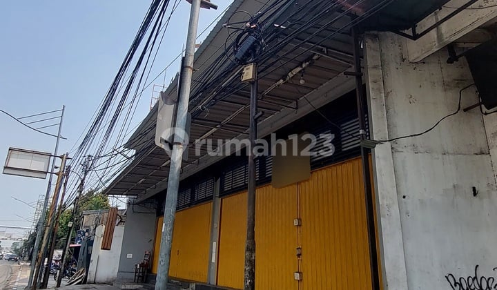 Ruko Gandeng 2,5 Lantai Dekat Pusat Keramaian