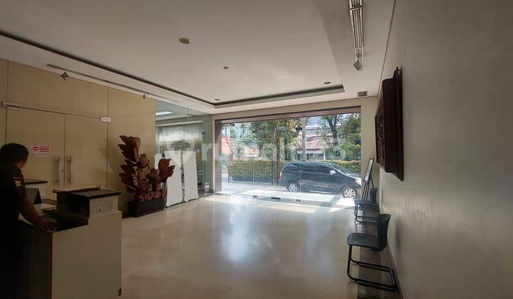 Gedung 5 Lantai Ada Lift Dekat Stasiun Mrt