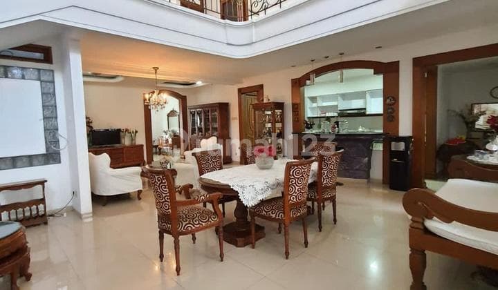 Di Jual Rumah Mewah Lokasi Strategis Bintaro Area
