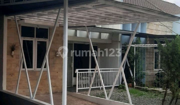 For Sale Ready-to-Live House with Large Land in Cimanggis Near Harjamukti LRT