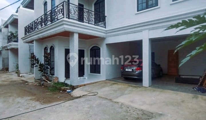 Rumah Cluster 2 Lantai Clasic Eropa+ Roftop+ Private Pool Dekat Tol Cimanggis