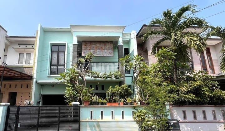 Dijual Rumah 2 Lantai Lokasi Strategis Dekat Mall..Stasiun Ka di Pejaten Jakarta Selatan