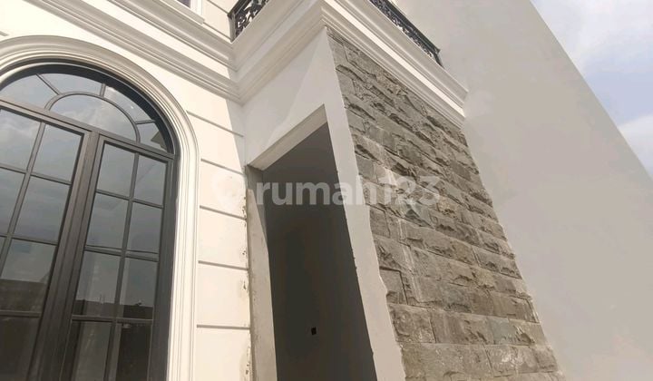 Rumah 21/2 Lantai + Rooftop/ Meizanine di Cibubur Harjamukti Dekat LRT Harjamukti