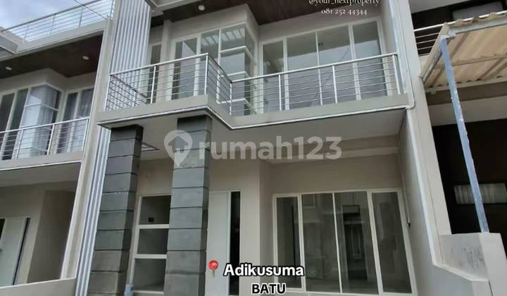 Rumah Villa Siap Huni Desain Modern di Adikusuma, Batu