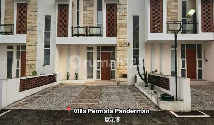 Villa Nyaman Desain Modern di Villa Permata Panderman Batu Malang