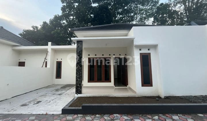 10 Menit ke Rsa Ugm, Rumah Modern Strategis Harga Nego
