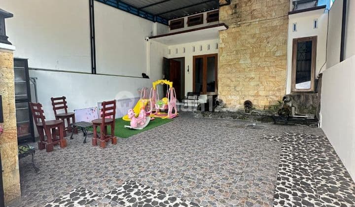 Hunian Nyaman Dekat Umy - Carport 2 Mobil, Ruang Semi Outdoor & Jalan 8 Meter!