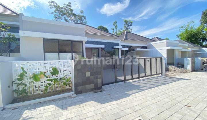Rumah Siap Huni Dekat Uii - Lahan Luas, Nyaman untuk Keluarga