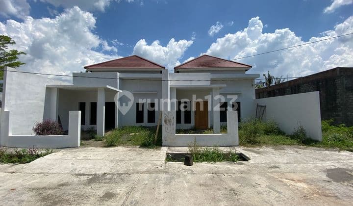 Rumah Indent Eksklusif di Jalan Kaliurang KM 10 - Timiur Pasar Gentan