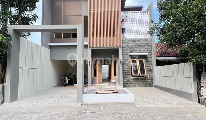 Rumah Mewah 2 Lantai Tipe 400 di Ngaglik, Harga Nego!