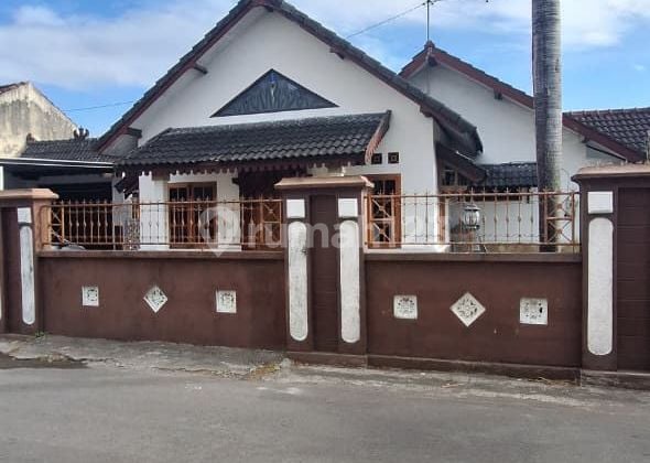 Serasa Punya Taman Kota Pribadi! Rumah Mewah di Sleman Timur