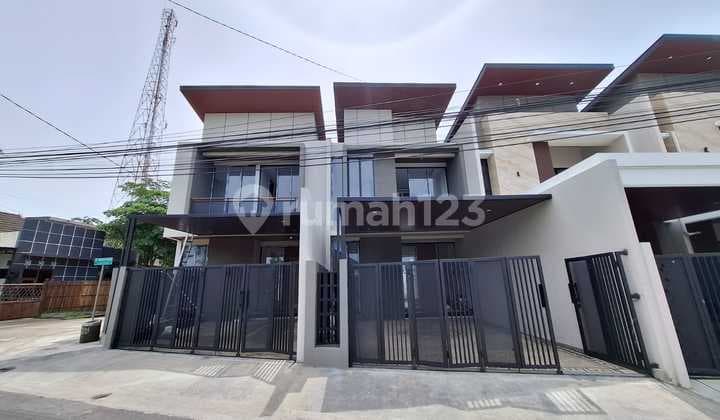 Rumah Mewah 2 Lantai di Ngaglik, Kamar Melimpah!