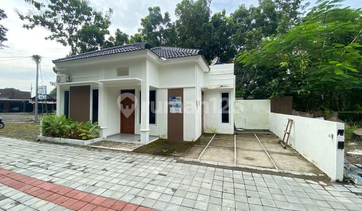 Rumah Modern 400 Jt-An di Bangunjiwo - Nyaman, Strategis, dan Bonus Lengkap