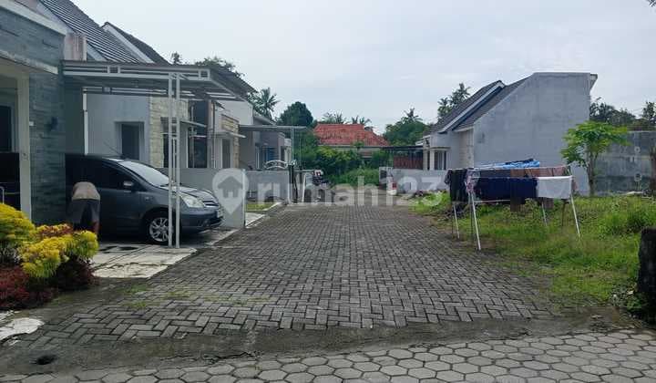 8 Minutes to Ibarbo Park! Asri Cluster with the Cool Atmosphere Typical of Jogja