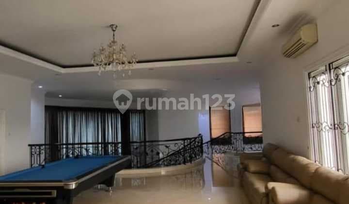 Fatmawati Nice House Ready to Live In. There's a Swimming Pool.