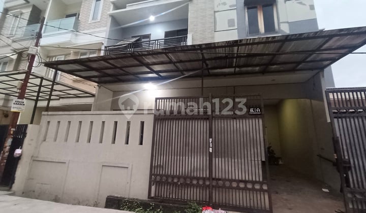Rumah Siap Pakai 3 Lt Dari Jl Naik 1 Meter Bs Sewa Per Th