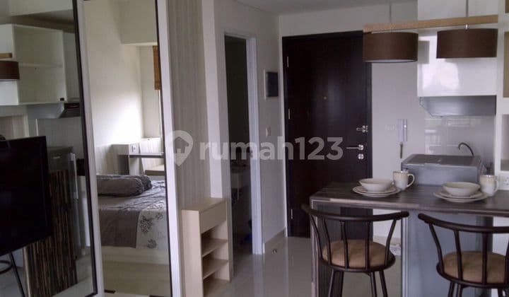 Apartemen West Mark Seberang Taman Anggrek Lt Rendah Siap Pakai Furnish