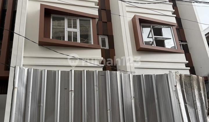 Rumah Baru Tanjung Duren Depan Taman, View Cp