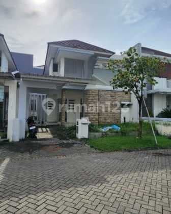 Royal Residence Wiyung Ready-to-Occupy House Near Pakuwon
